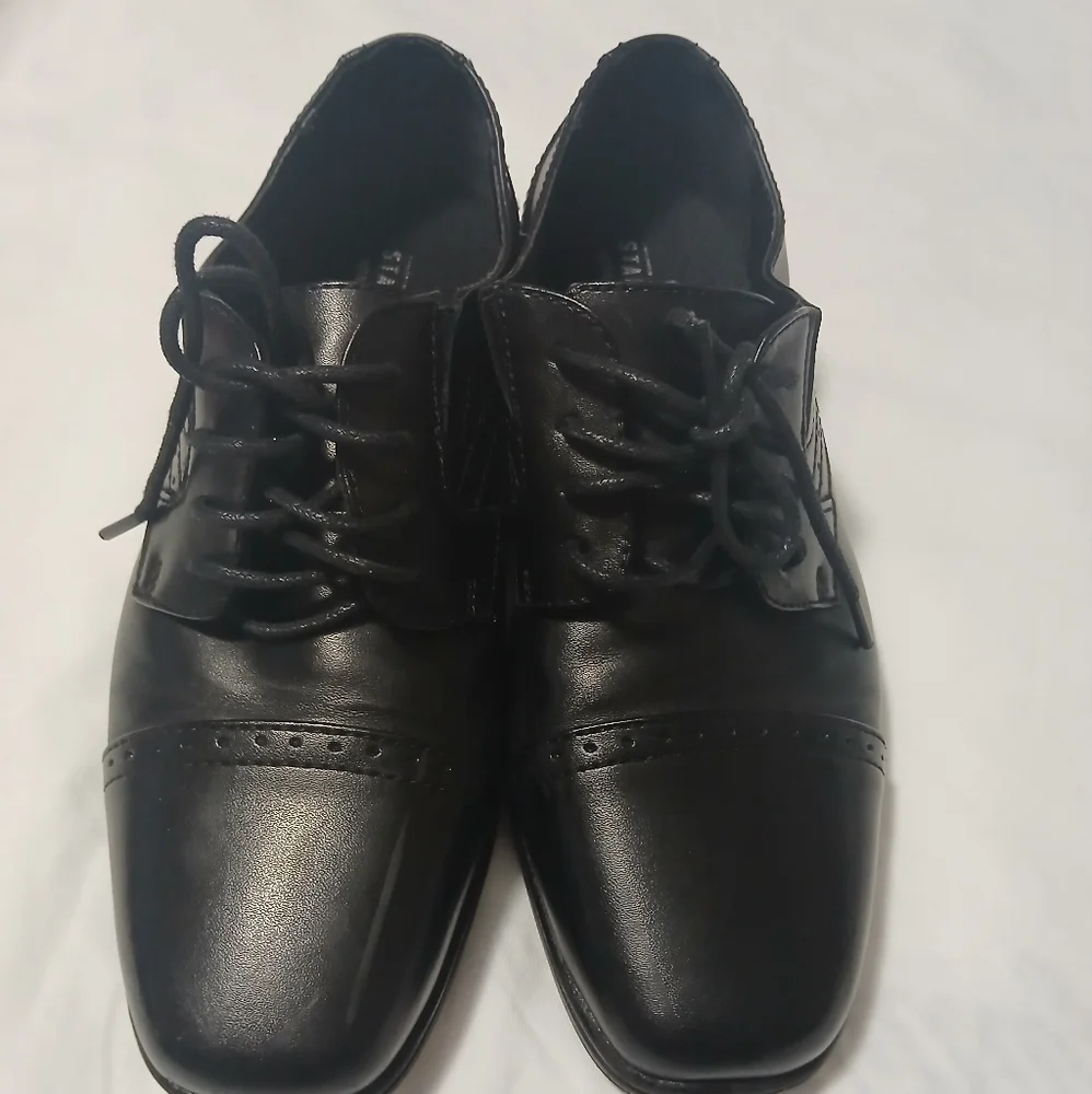 Stafford Black Dress Shoes with‎ Polished Leather Finish